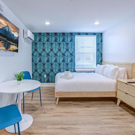 Roaring Tigers Studio Apartment Galveston Buitenkant foto