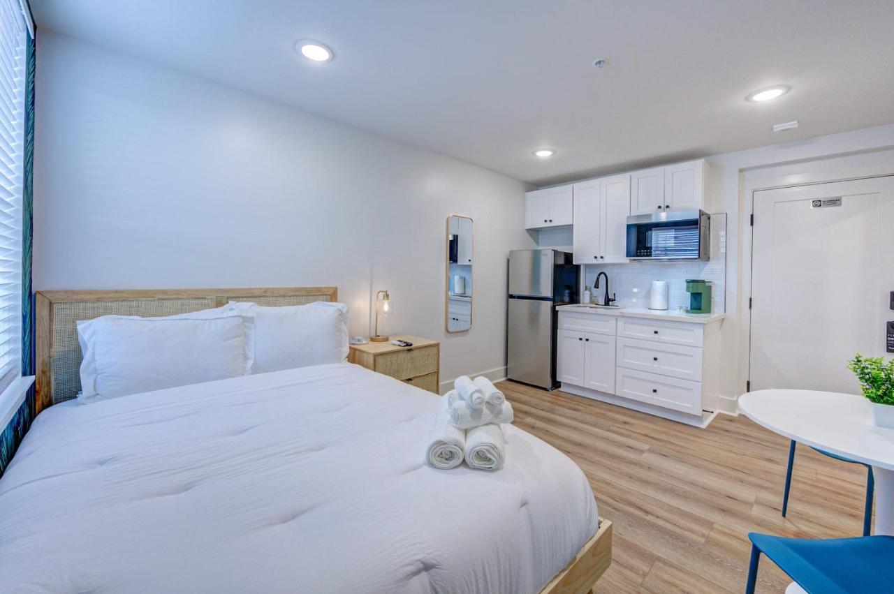 Roaring Tigers Studio Apartment Galveston Buitenkant foto