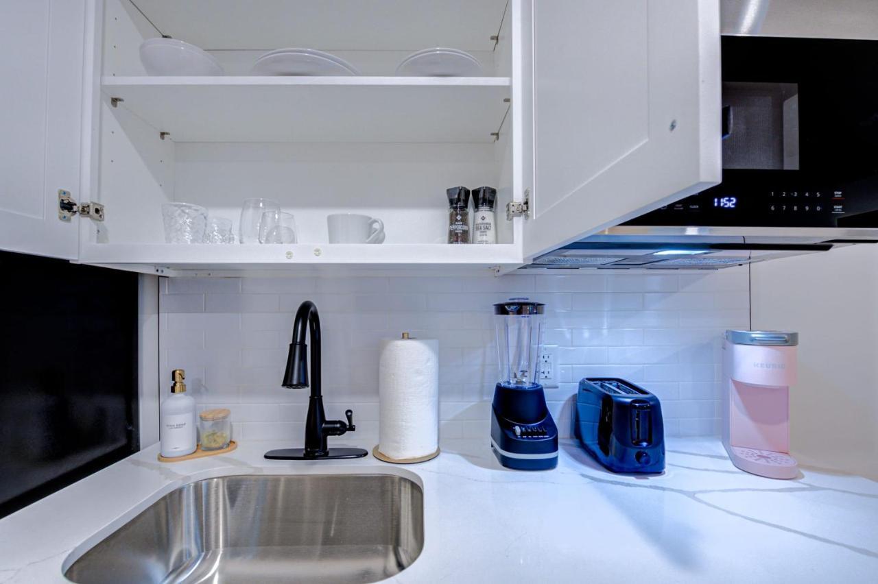 Roaring Tigers Studio Apartment Galveston Buitenkant foto