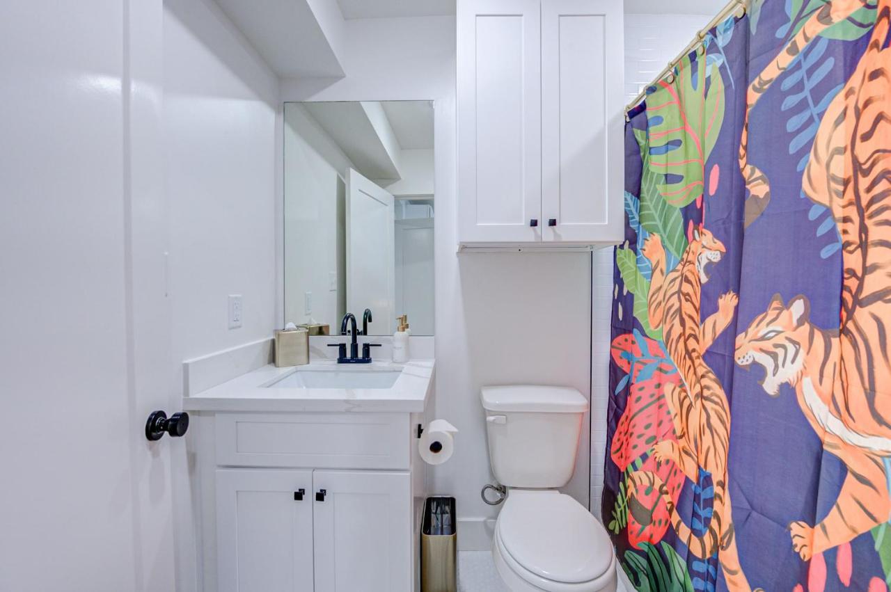 Roaring Tigers Studio Apartment Galveston Buitenkant foto
