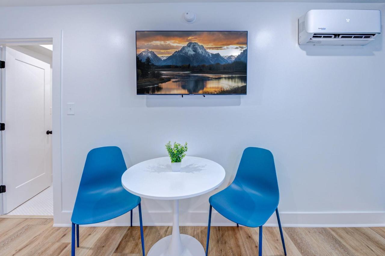 Roaring Tigers Studio Apartment Galveston Buitenkant foto