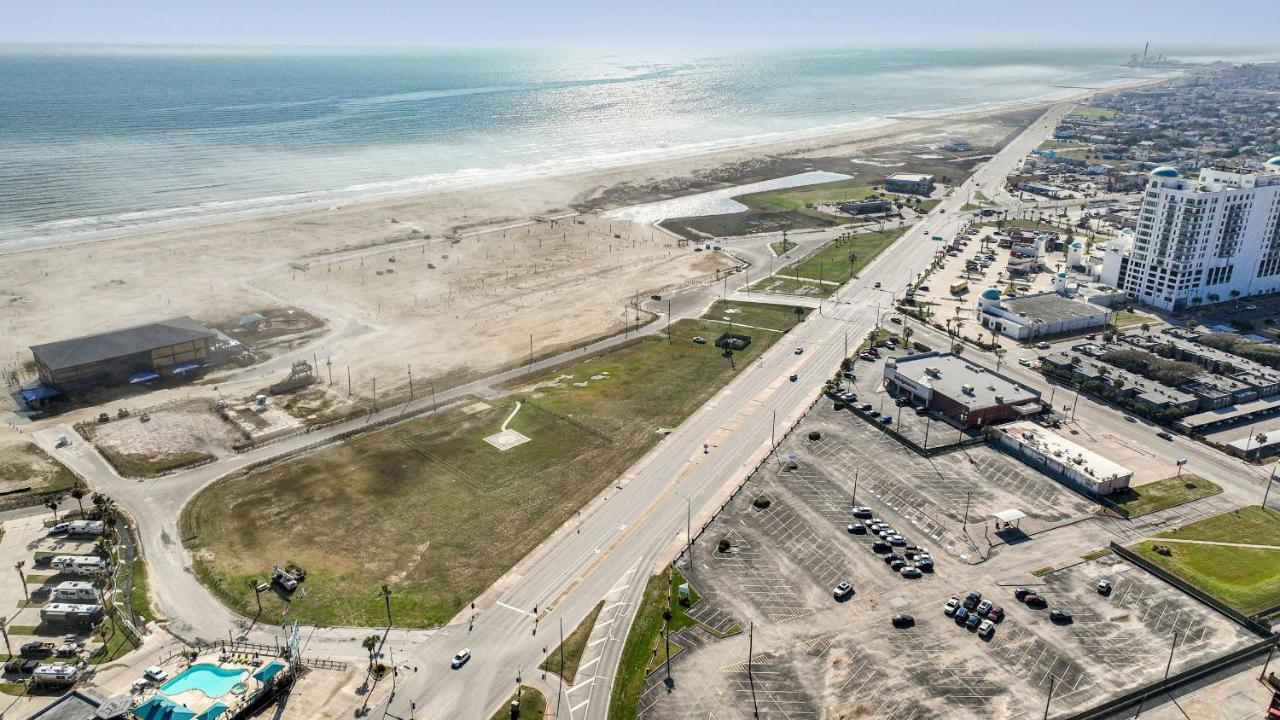 Roaring Tigers Studio Apartment Galveston Buitenkant foto
